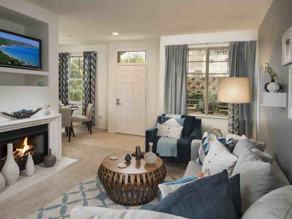 Avalon Oak Creek - Photo 7 of 49