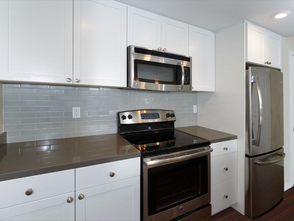 Avalon La Jolla Colony - Photo 5 of 39