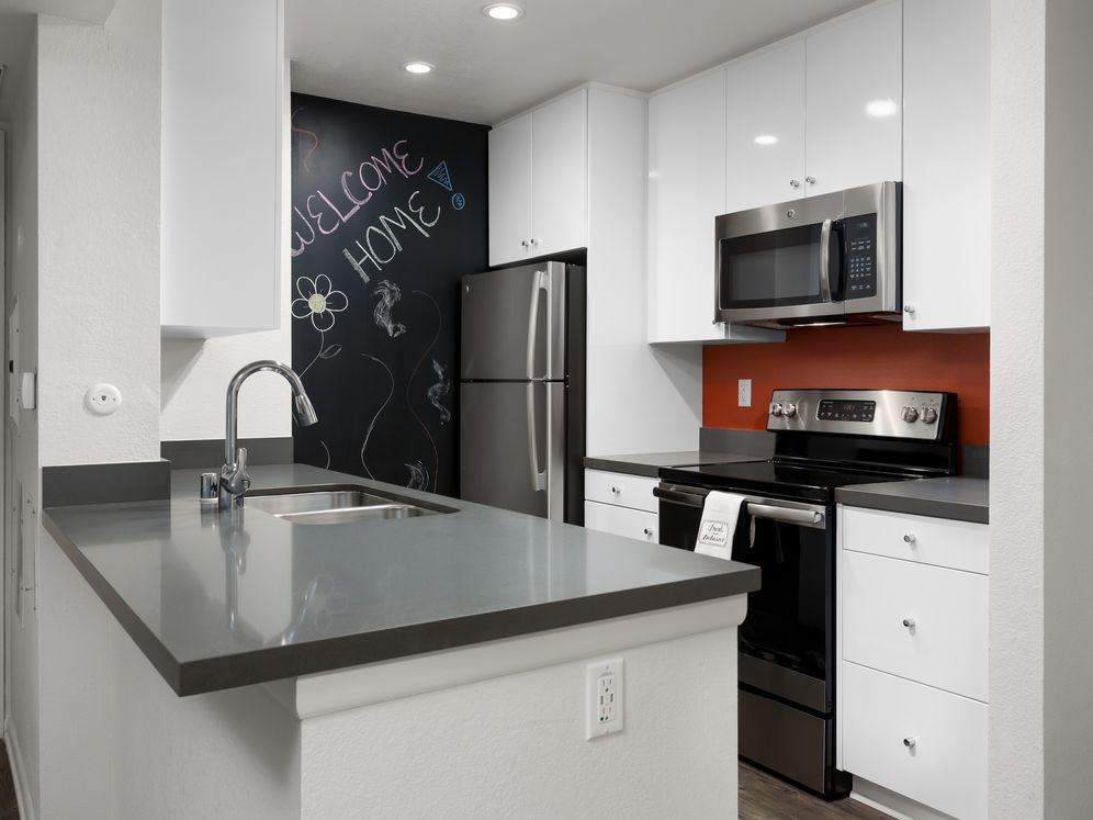 AVA Toluca Hills - Photo 7 of 44