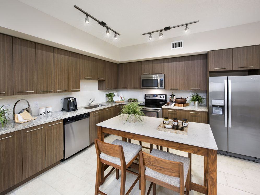 Avalon Toscana - Photo 3 of 36