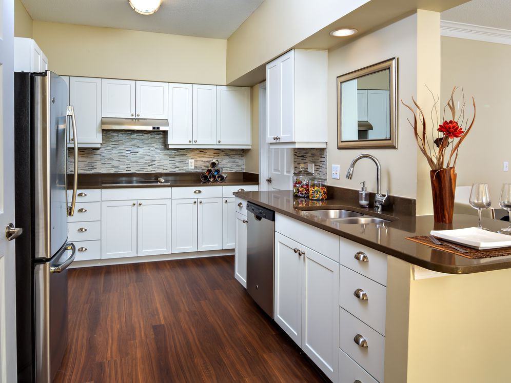 Avalon Bear Hill - Photo 3 of 37