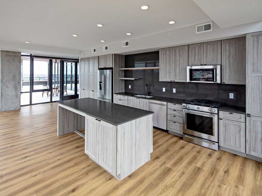 Avalon 555 President - Photo 2 of 42