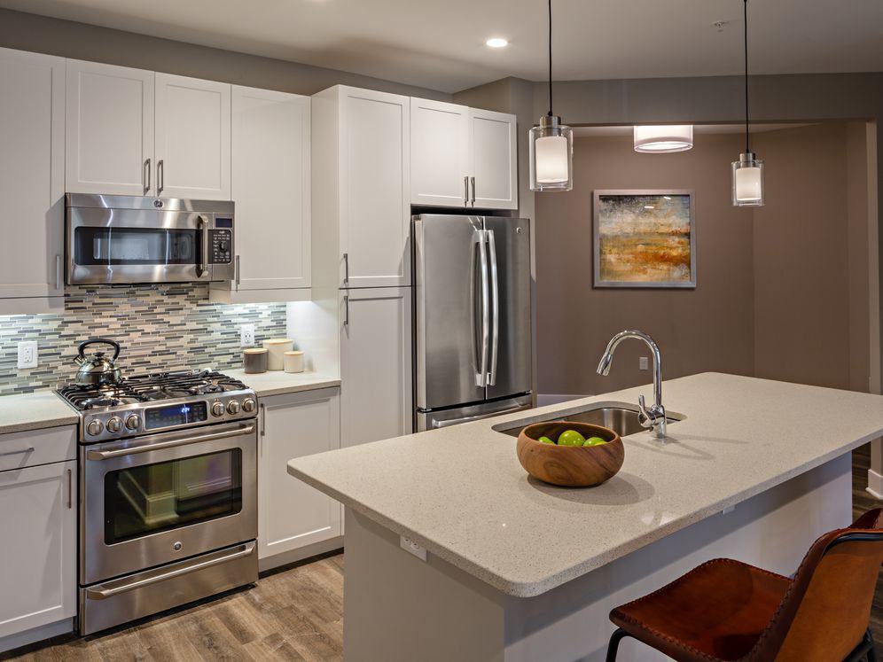 Avalon Great Neck - Photo 7 of 37