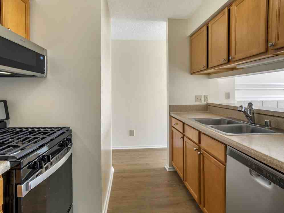 eaves Fair Lakes - Photo 3 of 38