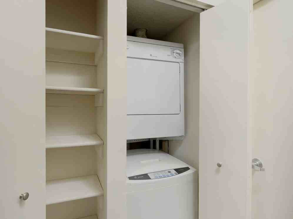 eaves Fairfax Towers - Photo 4 of 35