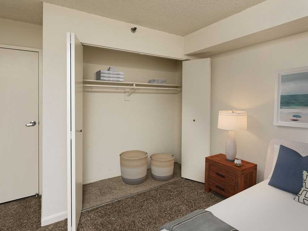 eaves Fairfax Towers - Photo 6 of 35