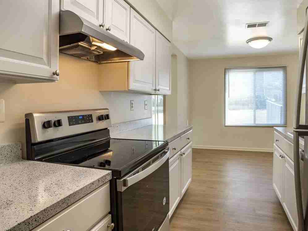 eaves Tysons Corner - Photo 4 of 25