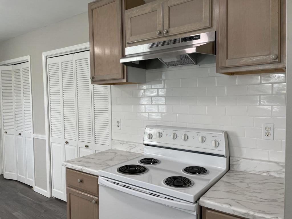 2000 Patterson Ct - Photo 5 of 10