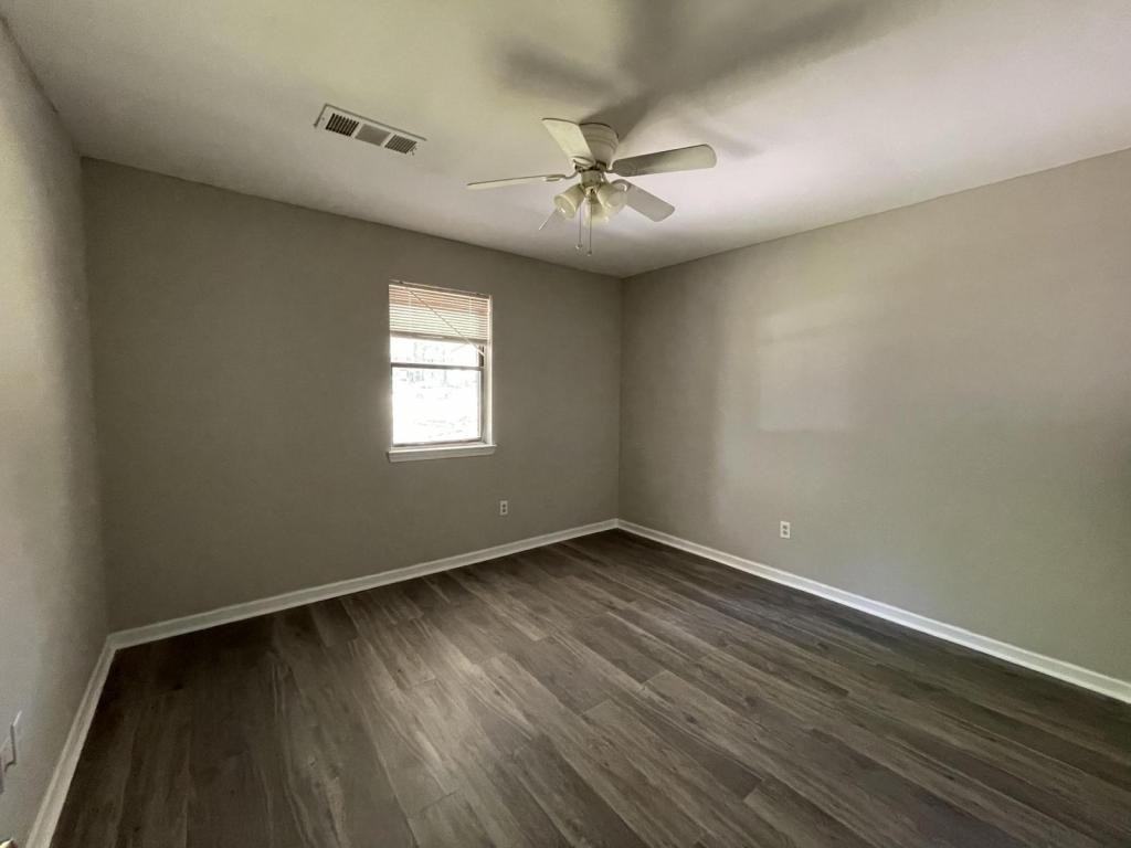 2000 Patterson Ct - Photo 7 of 10