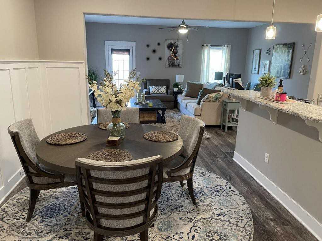 4118 Suntropic Ln - Photo 4 of 13