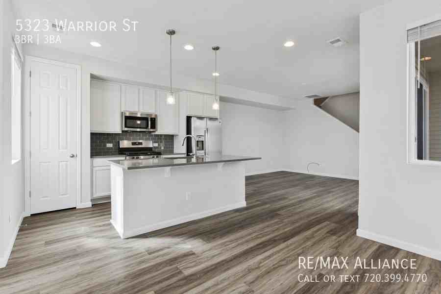 5323 Warrior St - Photo 3 of 27