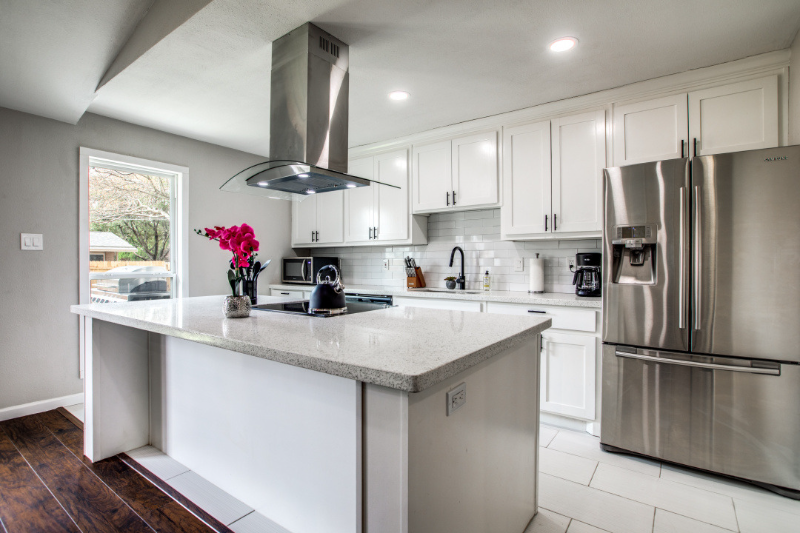 831 Loganwood Ave - Photo 2 of 12