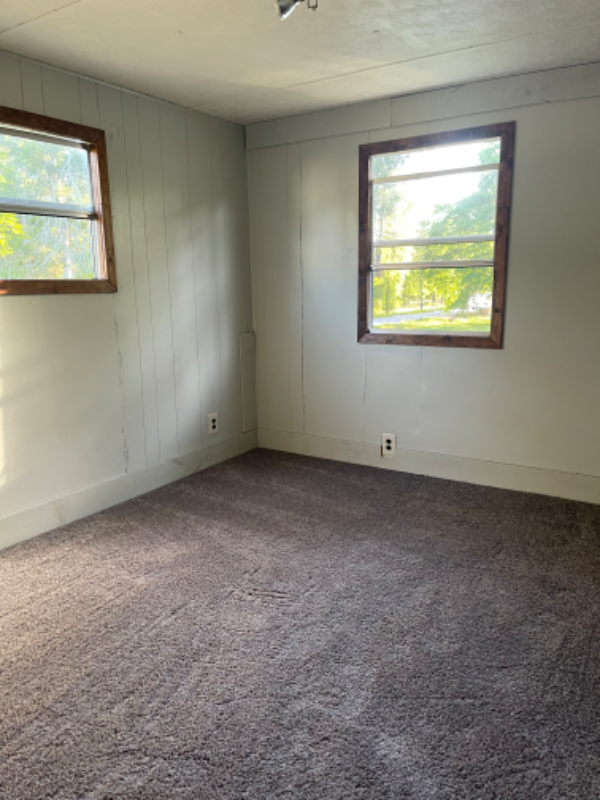 2407 Plantation Rd - Photo 3 of 8