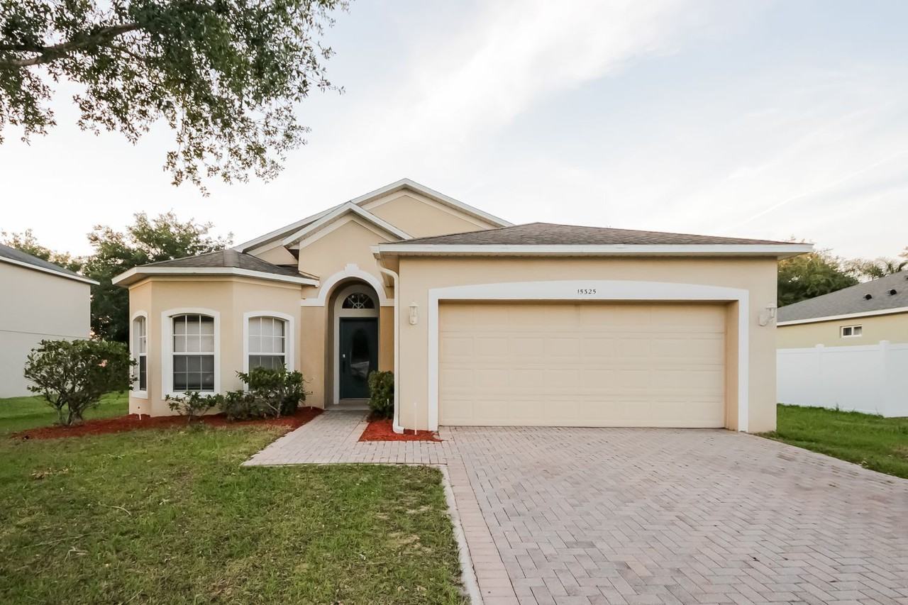 15325 Montauk Ln - Photo 2 of 23