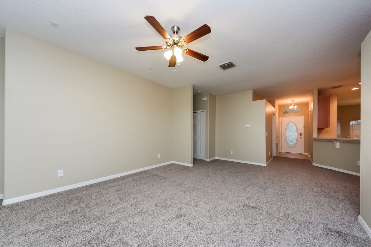 15325 Montauk Ln - Photo 3 of 23
