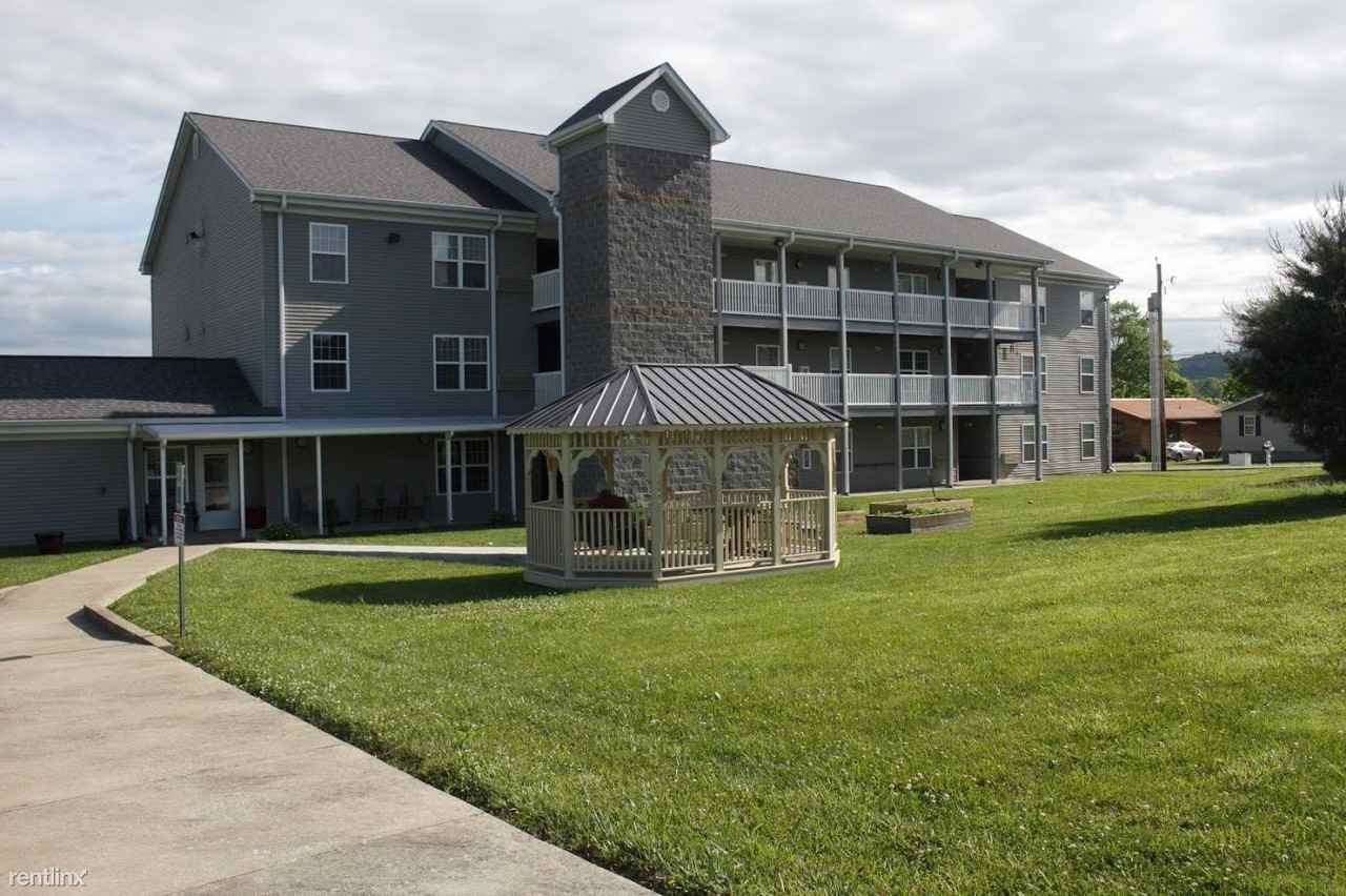 Bay Pointe Apartments - Photo 3 of 12