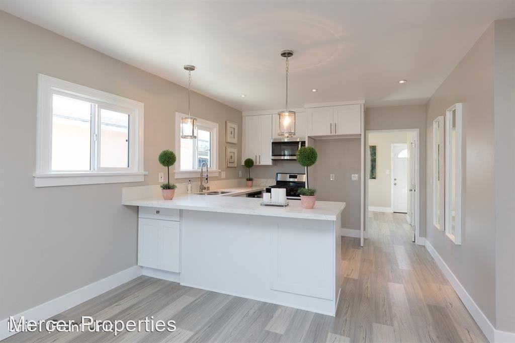 4230 42nd St - Photo 3 of 10