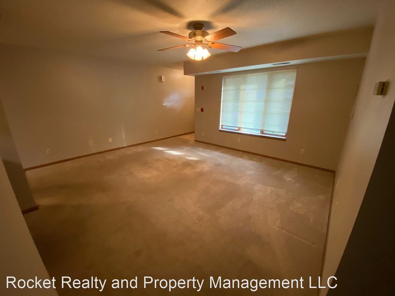 916 Monroe Street - Photo 3 of 9