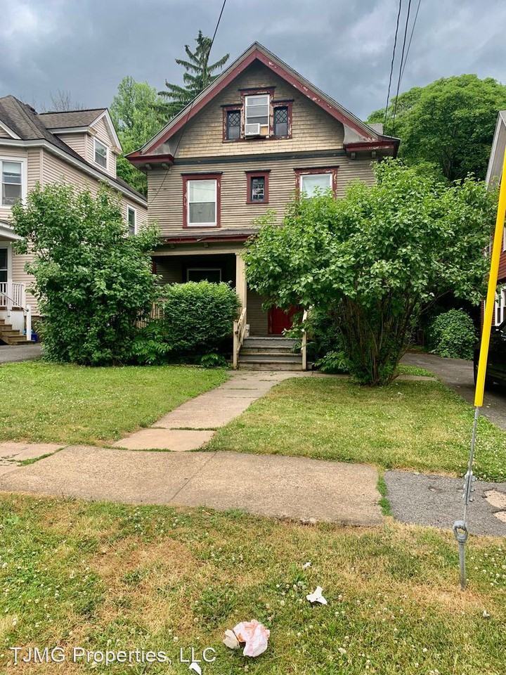 842 Westcott St - Photo 2 of 18