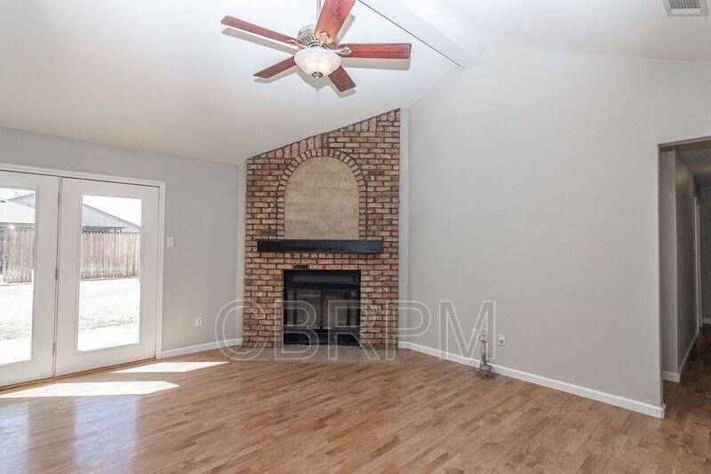 5605 Duke St - Photo 4 of 15