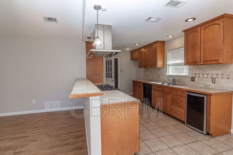 5605 Duke St - Photo 6 of 15