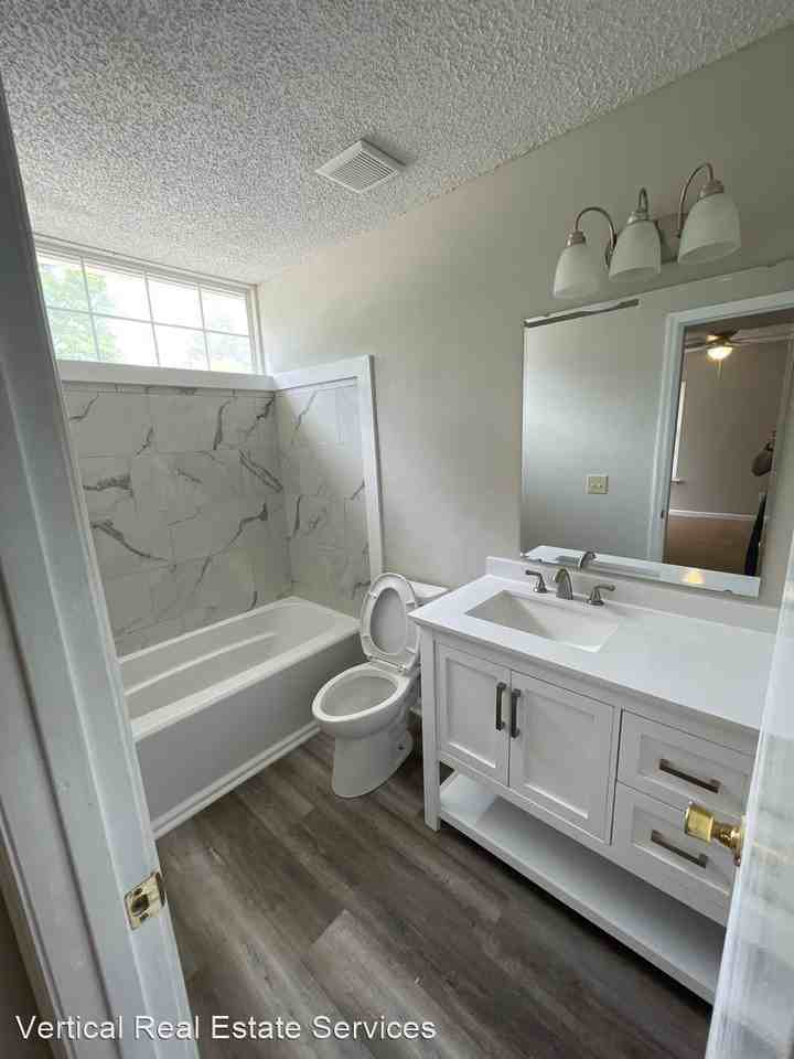 403 South Thomas Road - Photo 2 of 8