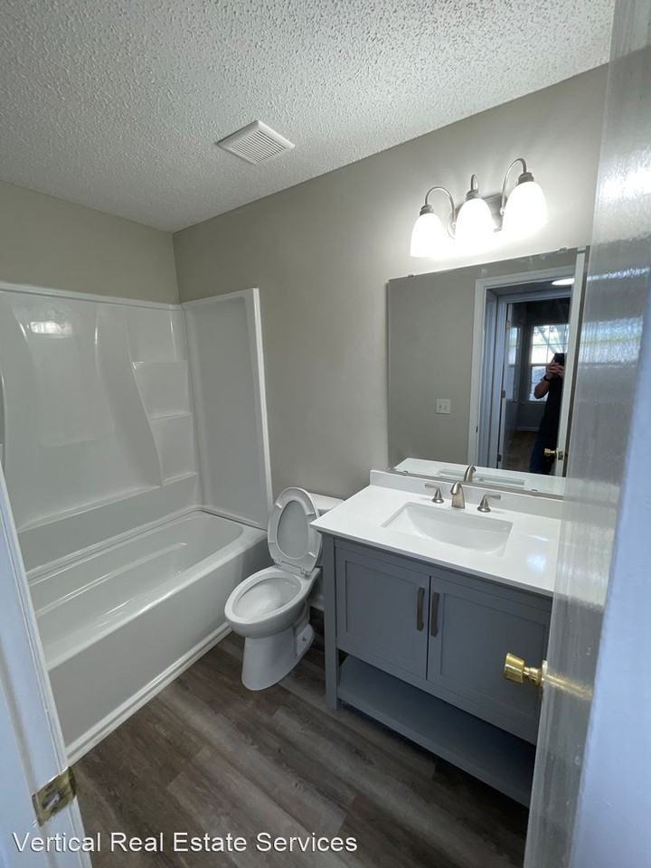 403 South Thomas Road - Photo 3 of 8