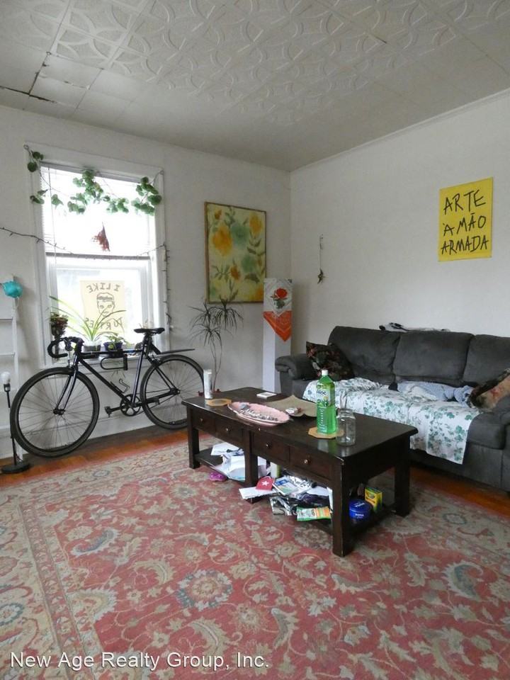 4700 Cedar Avenue - Photo 2 of 9