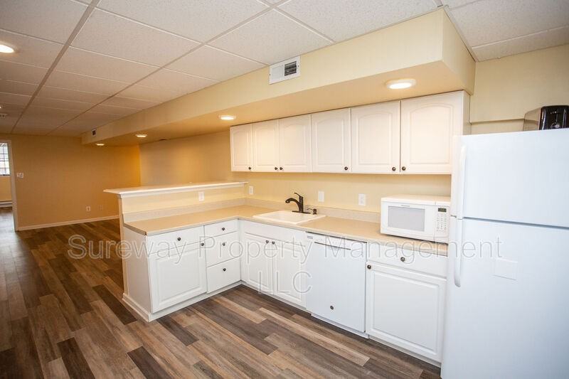 394 Croshaw Rd #B - Photo 3 of 33