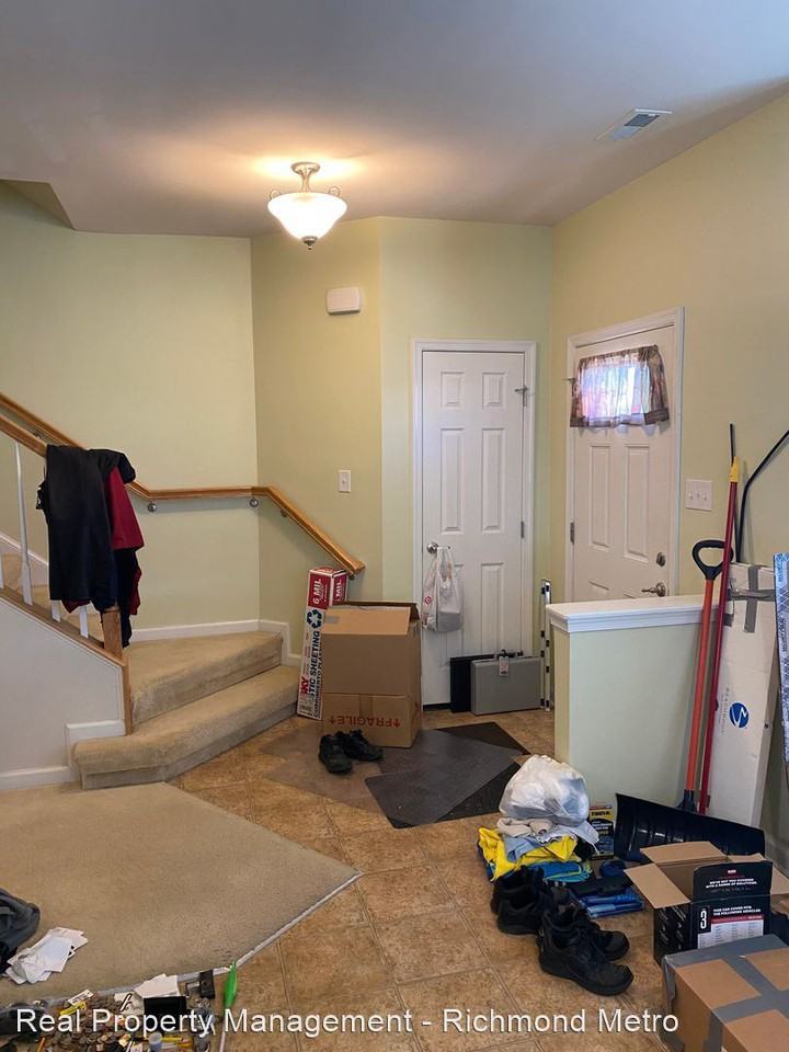 940 Kitty Hamilton Cir - Photo 2 of 14