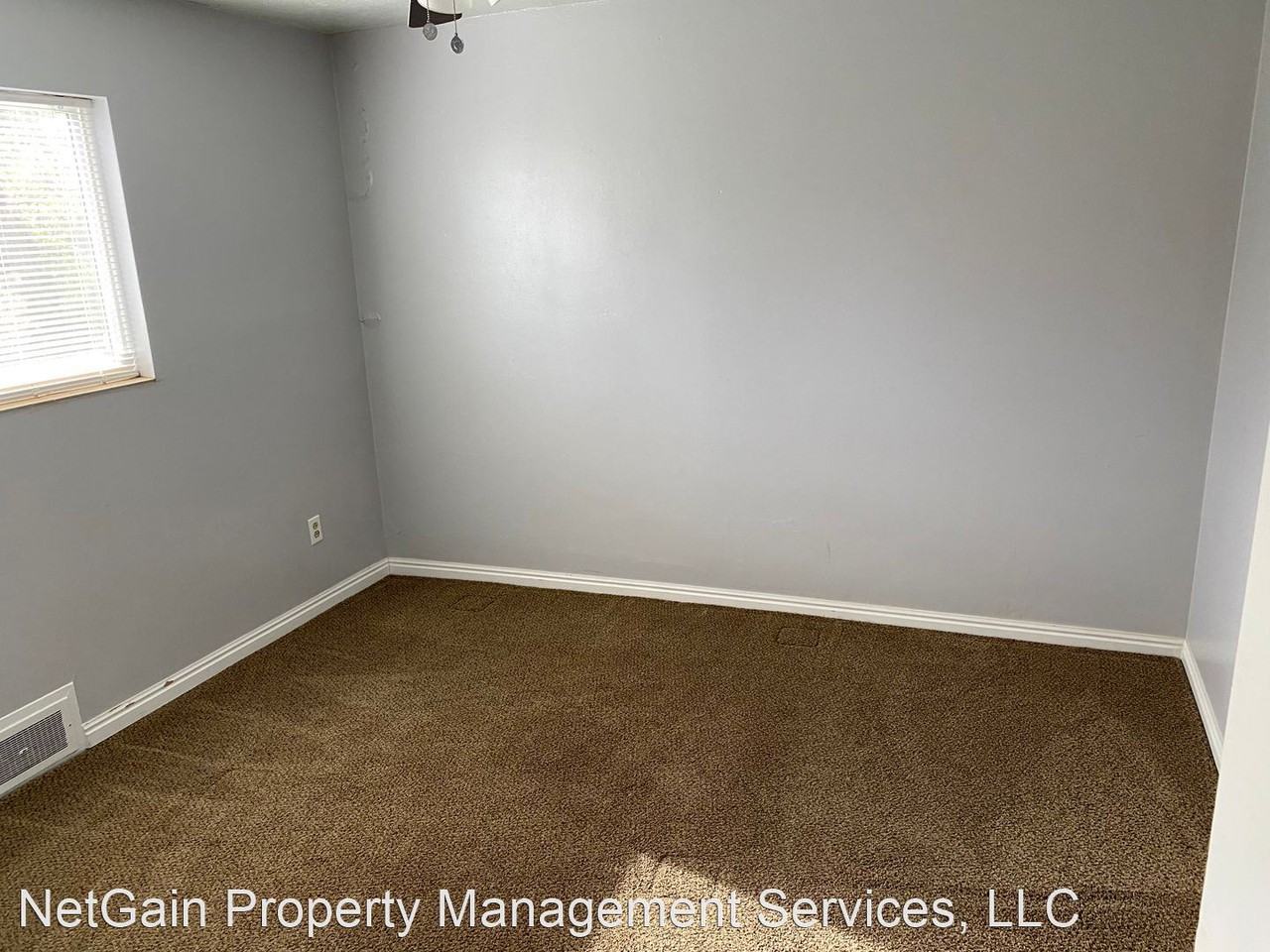 98 N 300 W - Photo 2 of 4