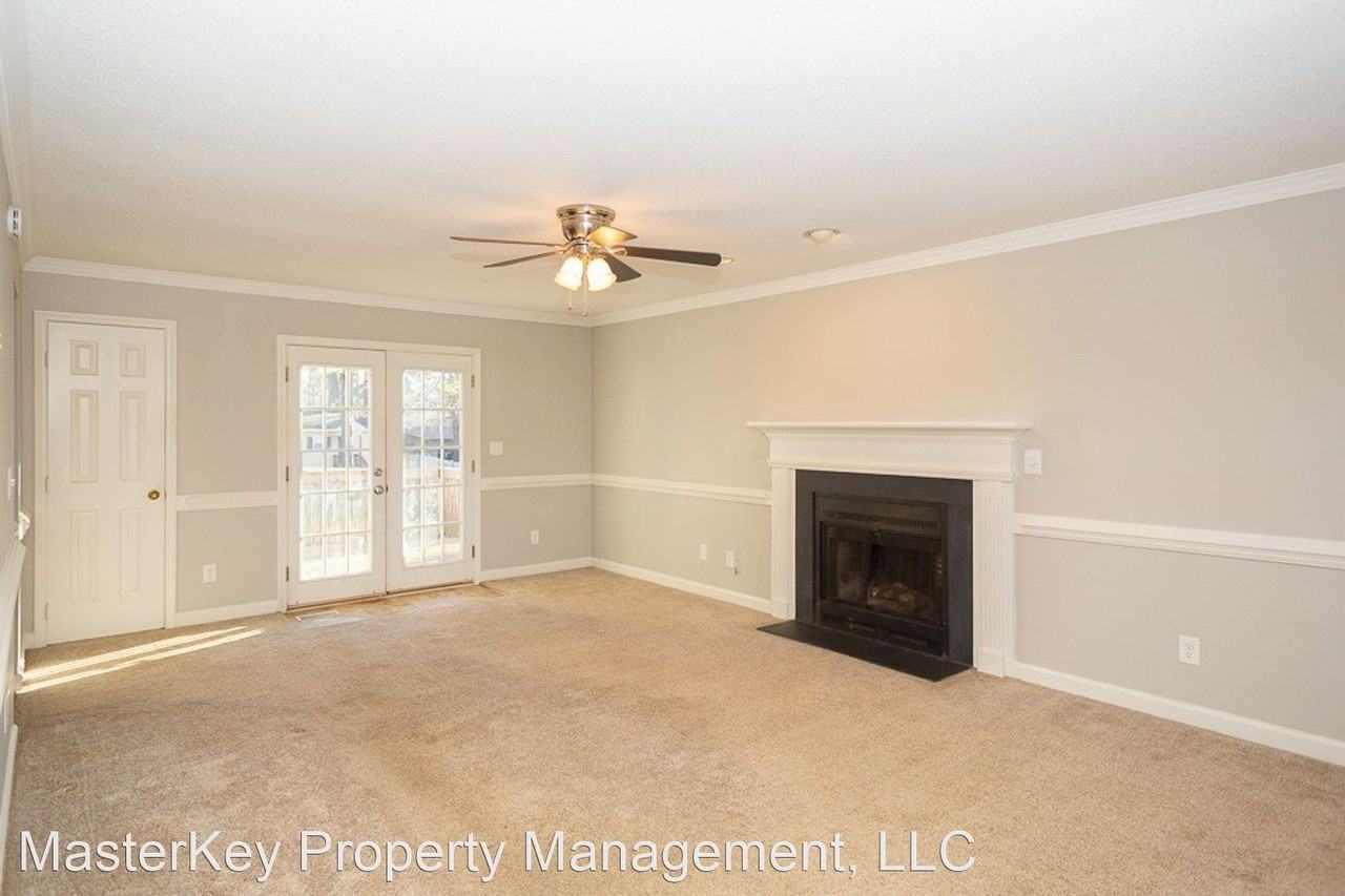 1109 Balmoral Dr - Photo 3 of 24