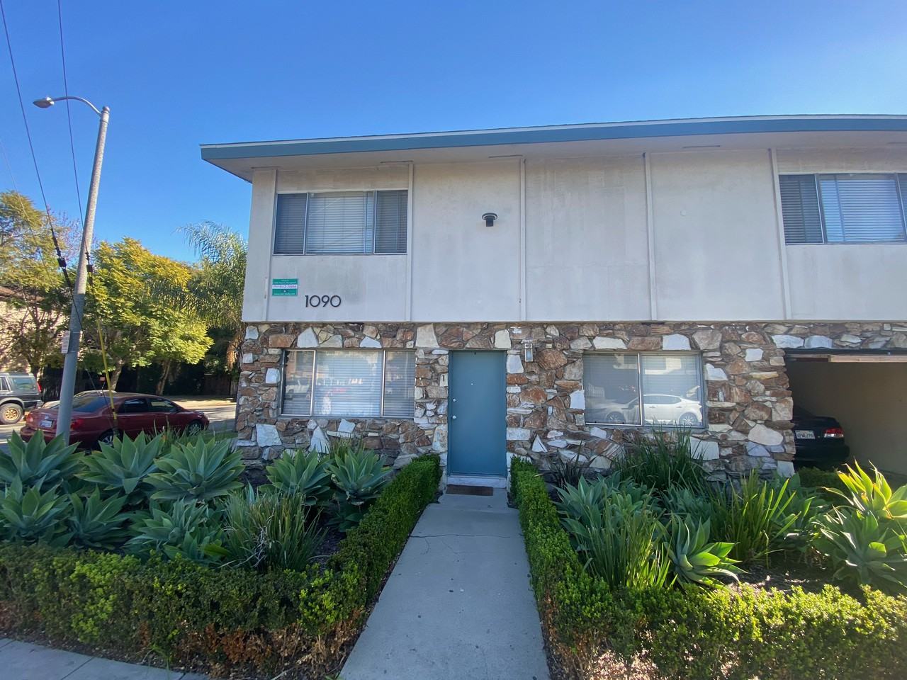 1090 Walnut Ave - Photo 2 of 2