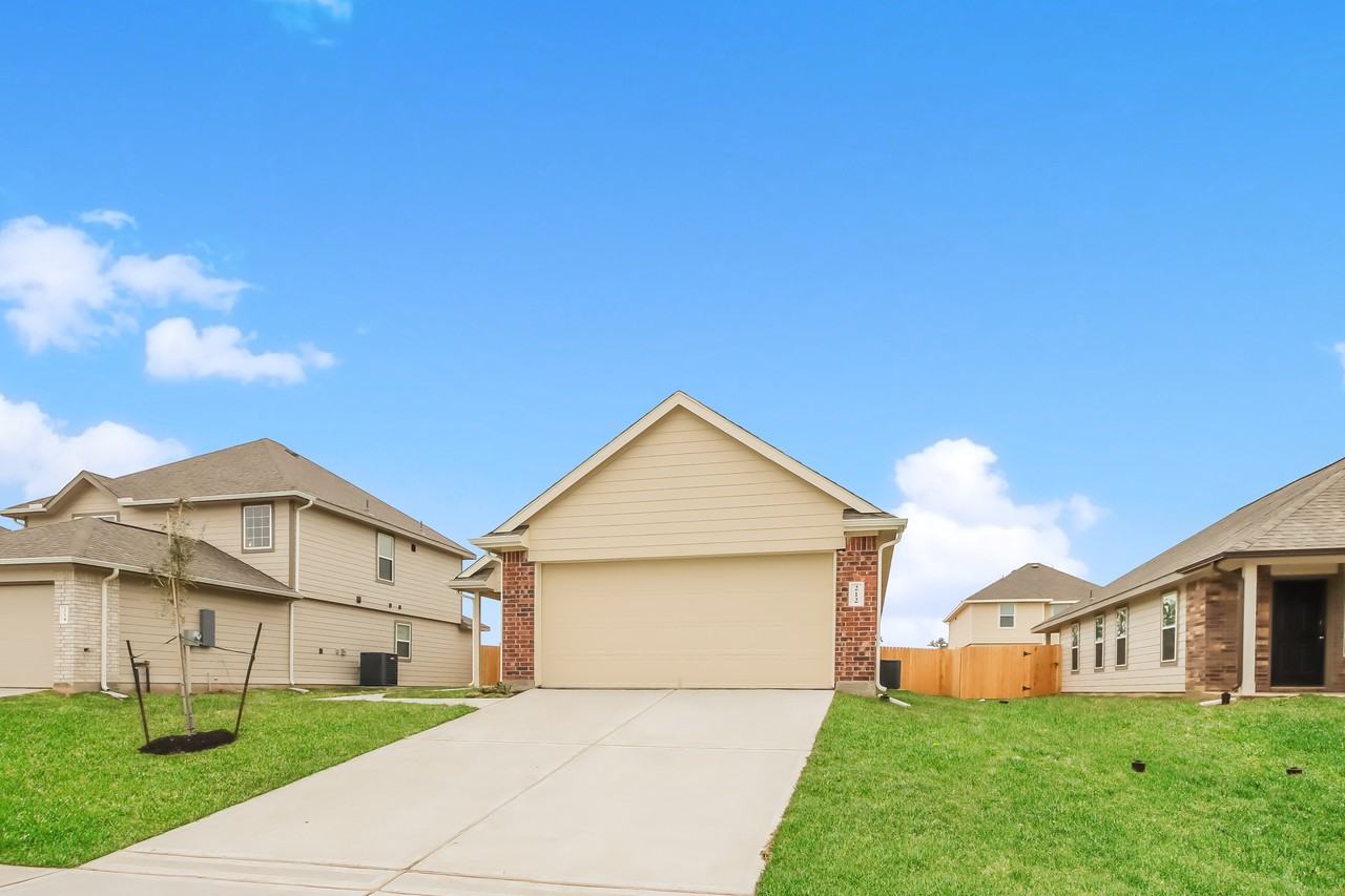 212 Mouflon Dr - Photo 2 of 10