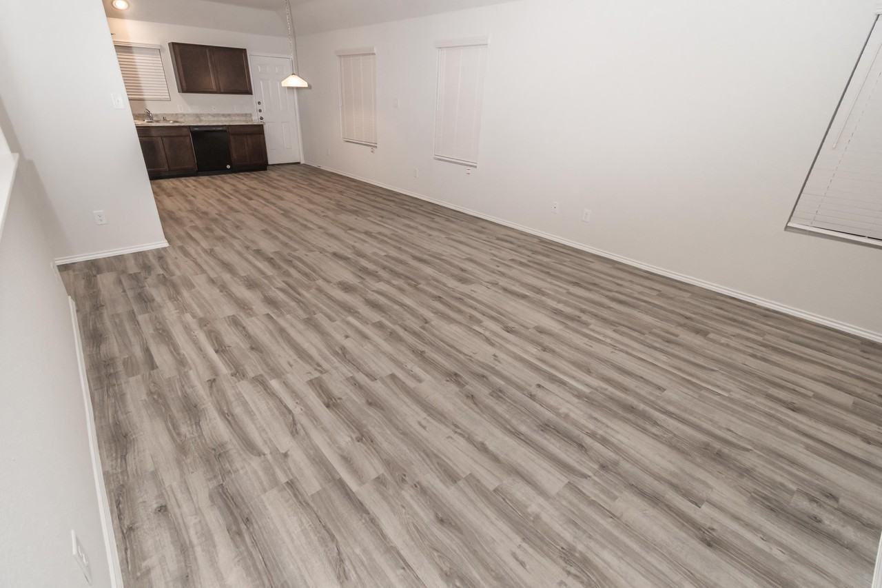 202 Mouflon Dr - Photo 2 of 8