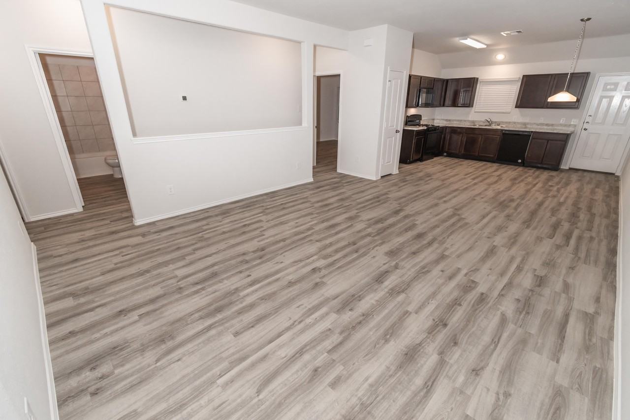 405 Brushback Dr - Photo 3 of 9