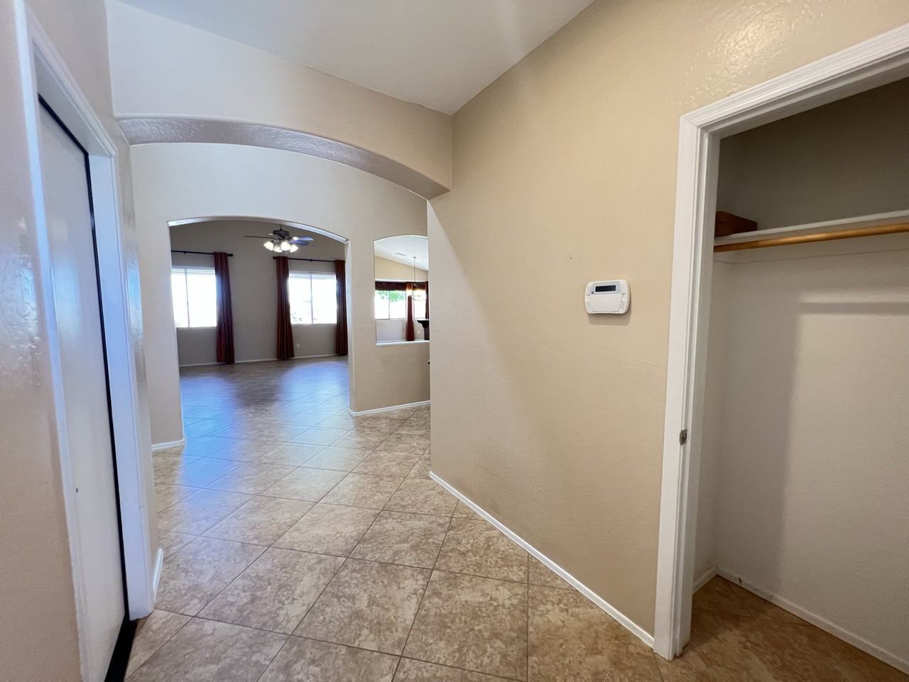 1536 E Fontana Dr - Photo 5 of 50