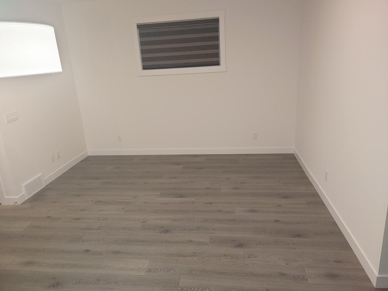 72 Seton Mews Southeast - Photo 3 of 17