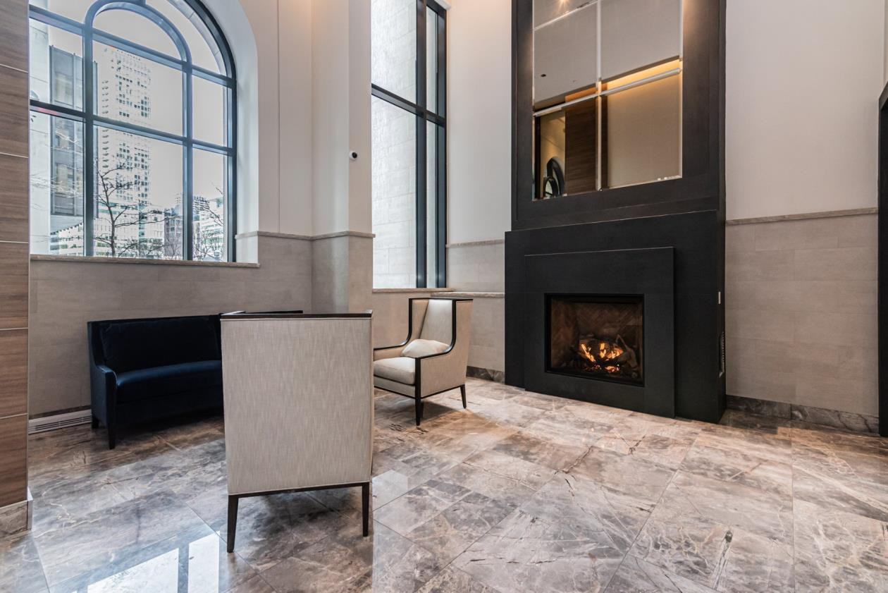 628 Rue Saint-Jacques #2104 - Photo 3 of 25