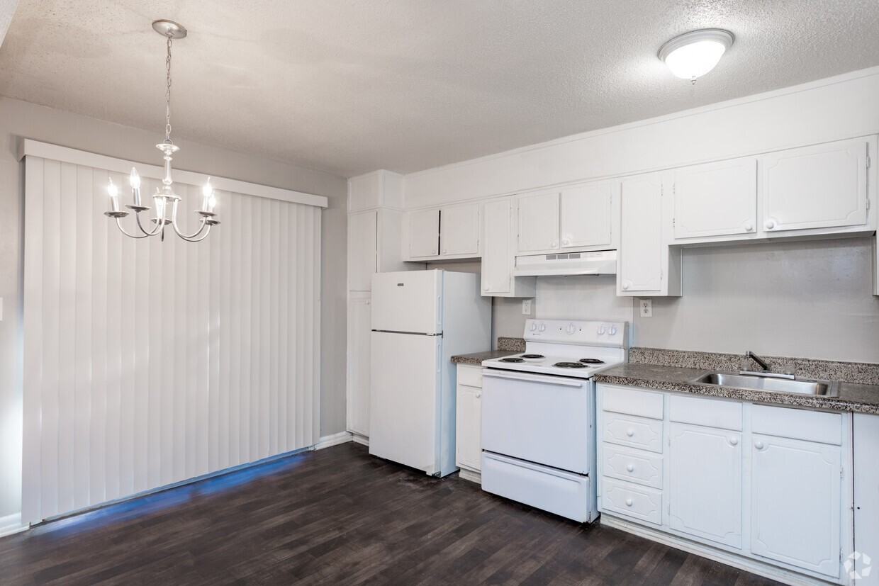 Appletree Townhomes Apts. Apartments 2800 Masseyville Rd, Macon, GA