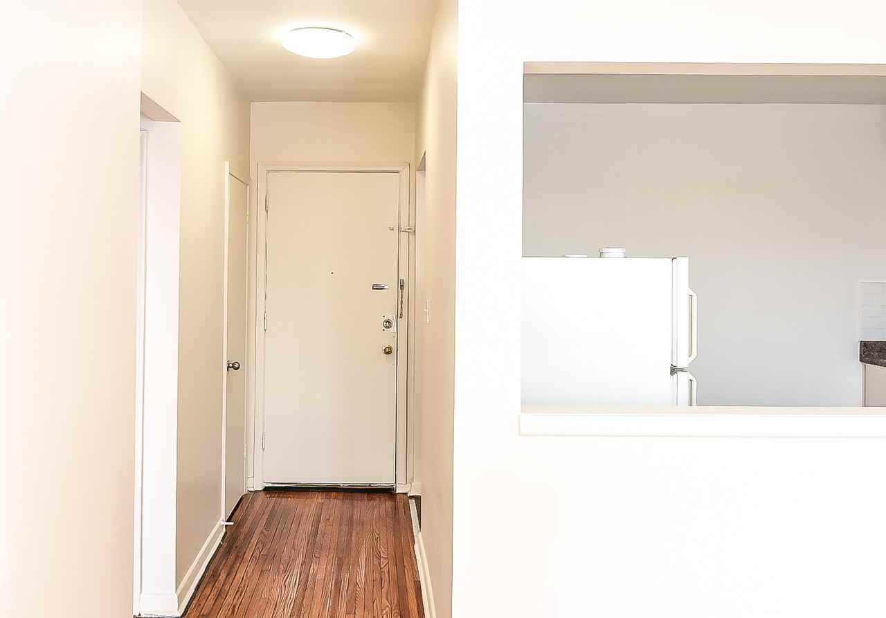 Southam Apartments 633 & 633 Upper James St., Hamilton, ON L9C 2Y9