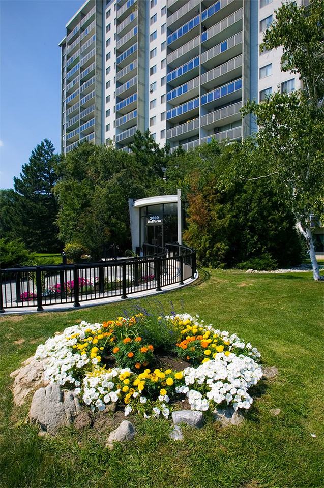 3000 Dufferin Street Apartments 3000 Dufferin St, Toronto, ON M6B 3T6