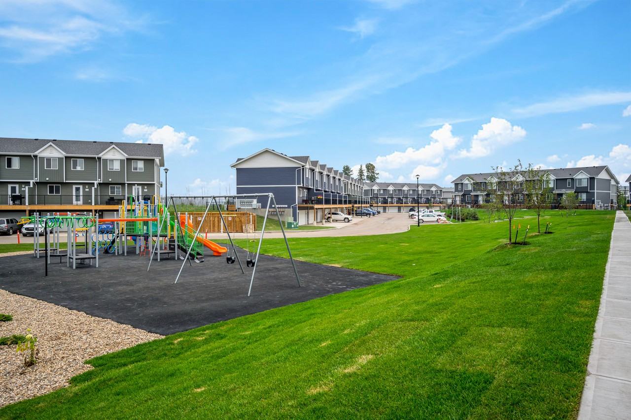 Ravine Park Townhomes Apartments 401 Athabasca Ave, Wood Buffalo, AB