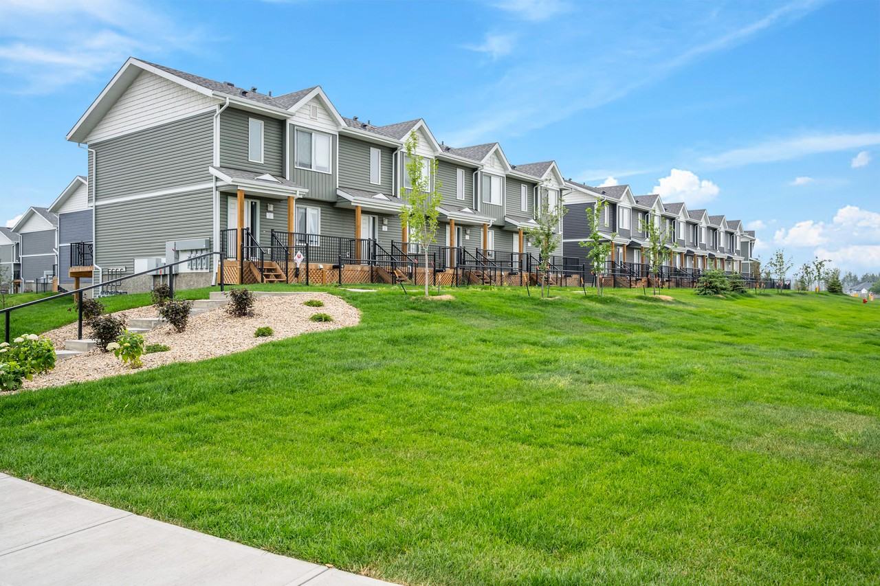 Ravine Park Townhomes Apartments 401 Athabasca Ave, Wood Buffalo, AB