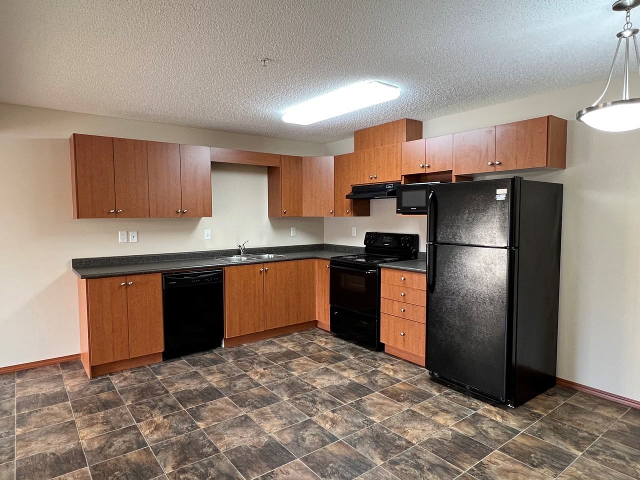 Tamarack Gardens Apartments 707 / 711 Tamarack Way, Edmonton, AB T6T