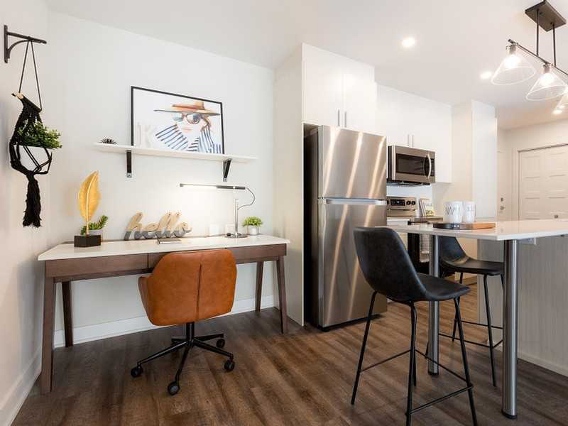 Central Rosemont - Photo 3 of 44