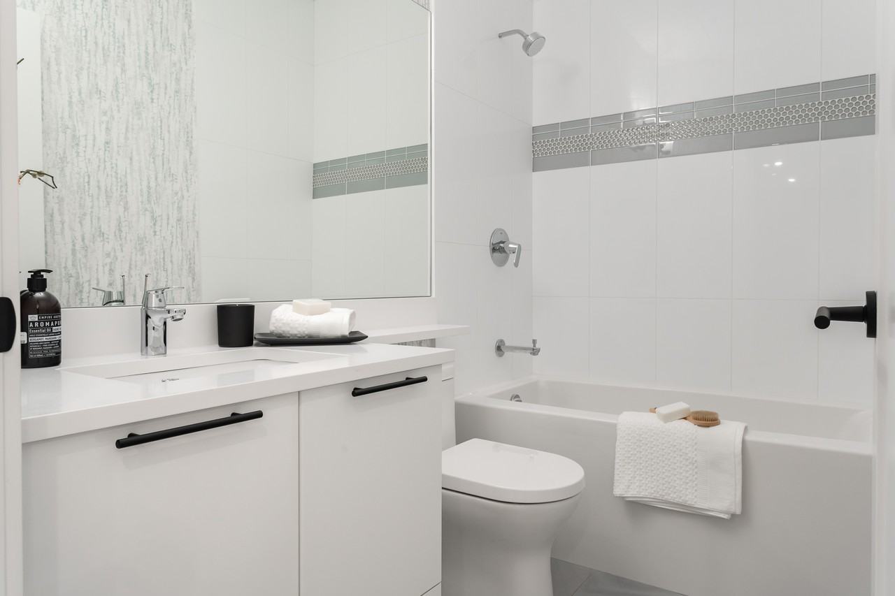 Equinox - Photo 2 of 20