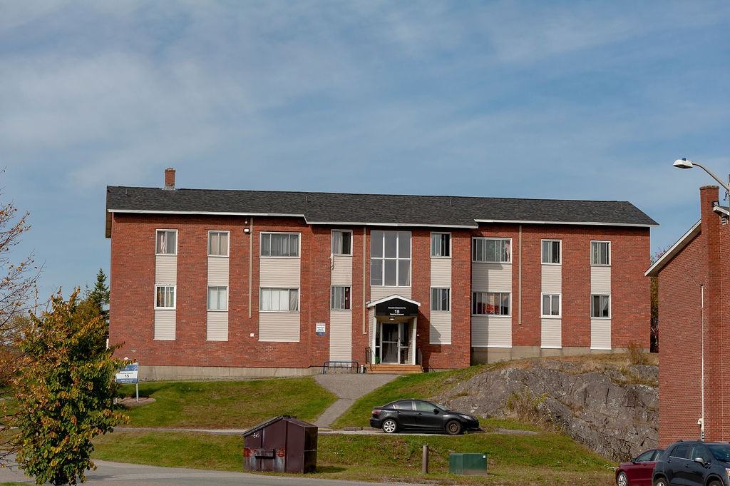 123 Reading Crescent Apartments in Glen Falls, Saint John, NB E2H 2A6