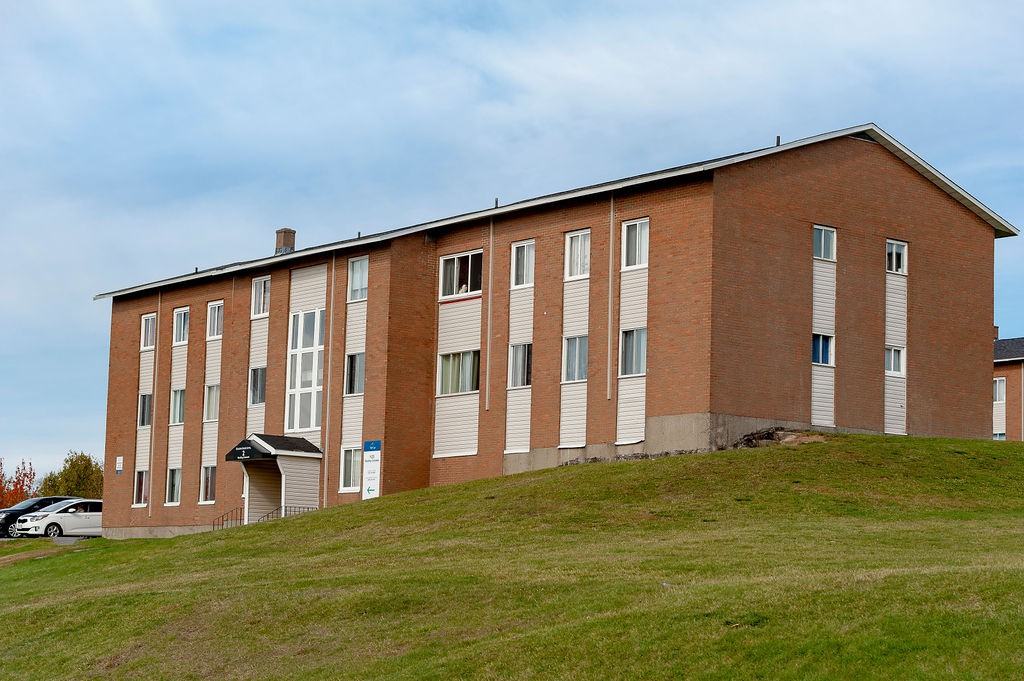 1-23 Reading Crescent - Photo 3 of 15