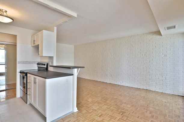 25 Wellesley Street East - Photo 4 of 41